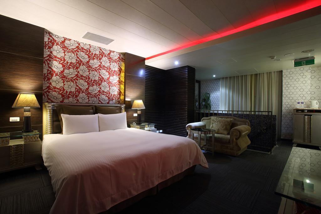 Crystal Business Motel Kota Hsinchu Bagian luar foto