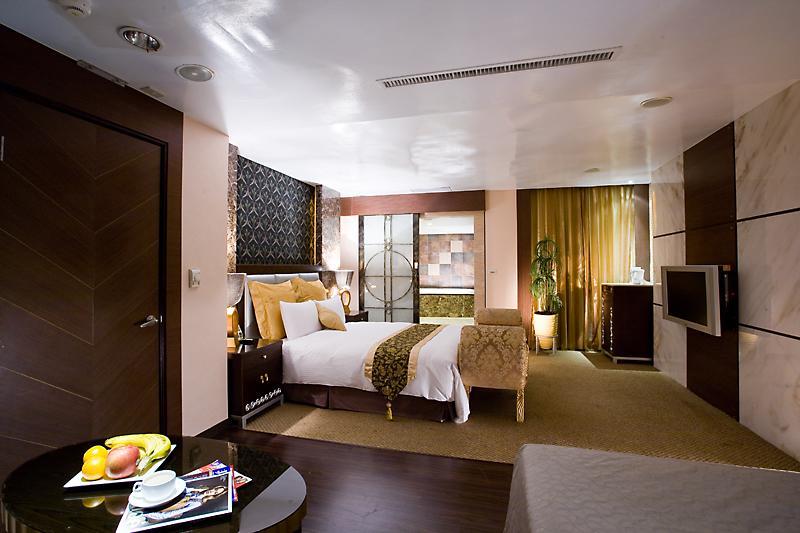 Crystal Business Motel Kota Hsinchu Bagian luar foto