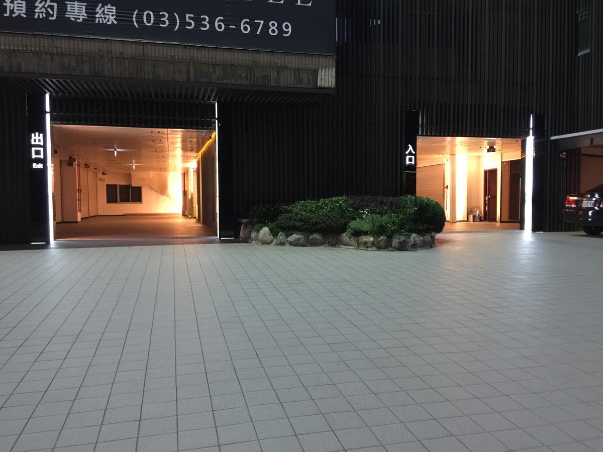 Crystal Business Motel Kota Hsinchu Bagian luar foto