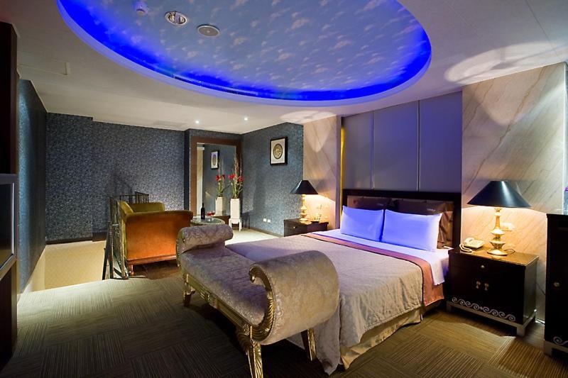 Crystal Business Motel Kota Hsinchu Bagian luar foto