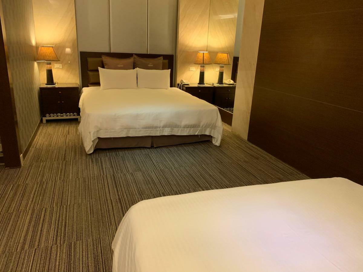 Crystal Business Motel Kota Hsinchu Bagian luar foto