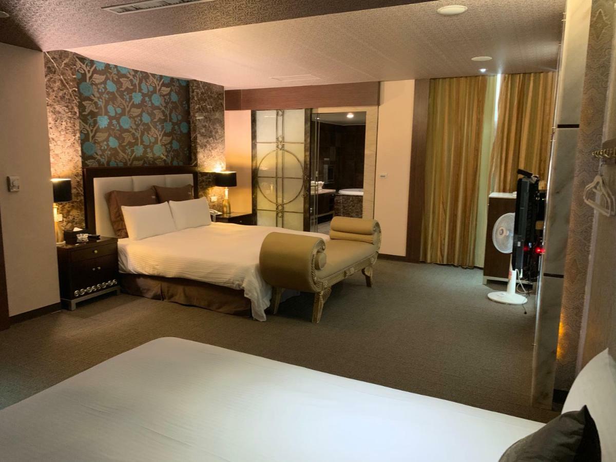 Crystal Business Motel Kota Hsinchu Bagian luar foto