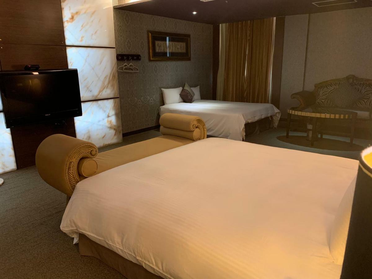 Crystal Business Motel Kota Hsinchu Bagian luar foto