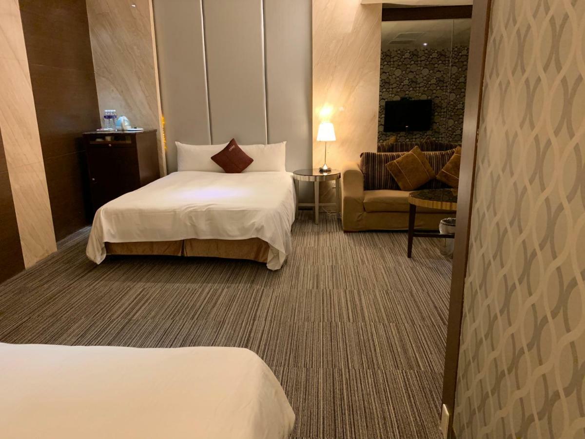 Crystal Business Motel Kota Hsinchu Bagian luar foto