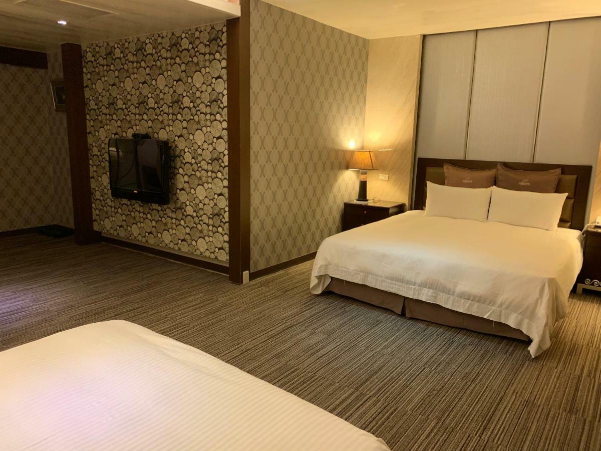 Crystal Business Motel Kota Hsinchu Bagian luar foto