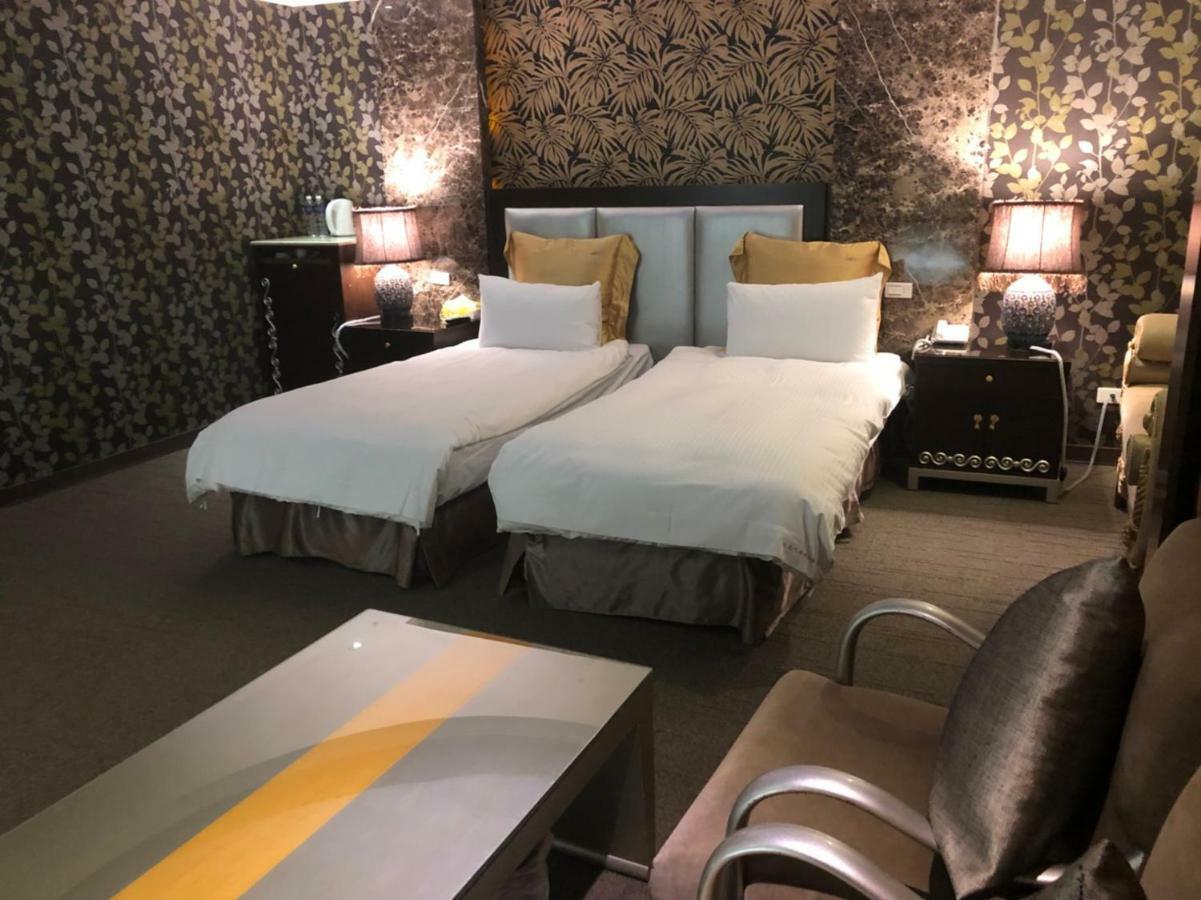 Crystal Business Motel Kota Hsinchu Bagian luar foto