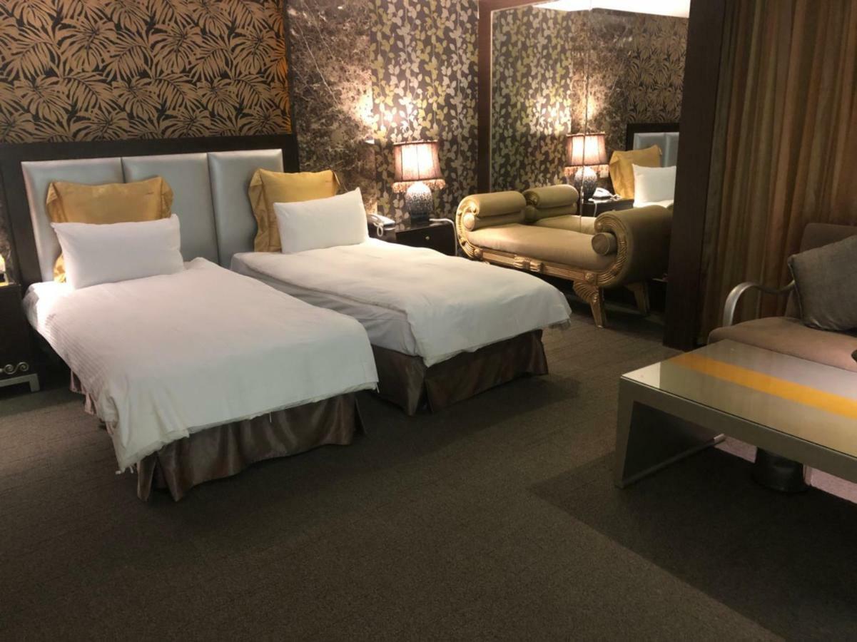 Crystal Business Motel Kota Hsinchu Bagian luar foto